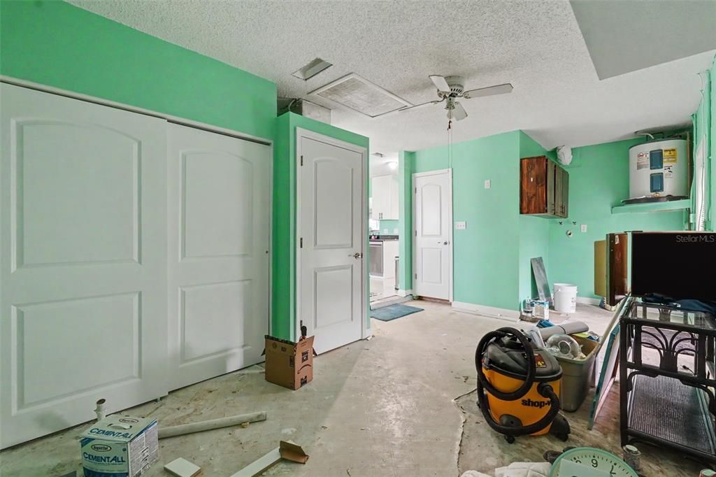 For Sale: $344,900 (2 beds, 2 baths, 1027 Square Feet)