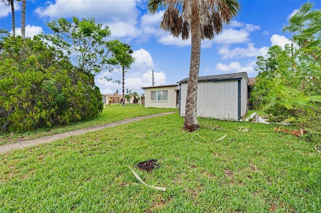 For Sale: $344,900 (2 beds, 2 baths, 1027 Square Feet)