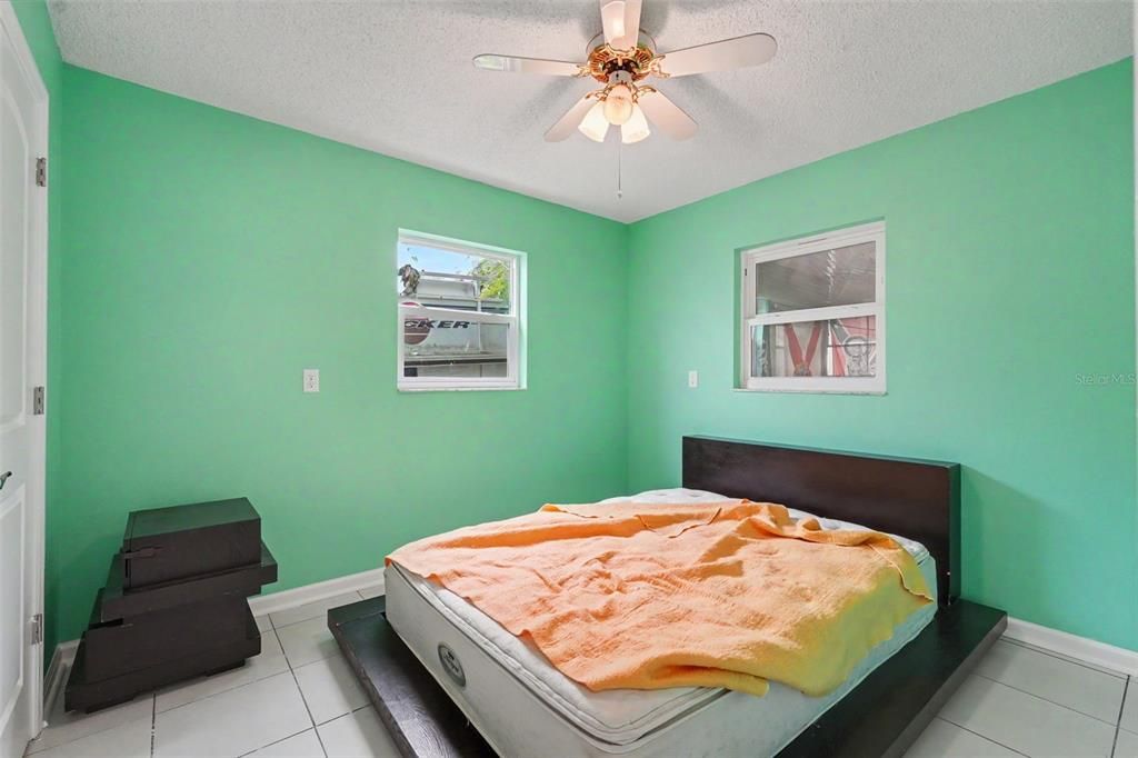 For Sale: $344,900 (2 beds, 2 baths, 1027 Square Feet)