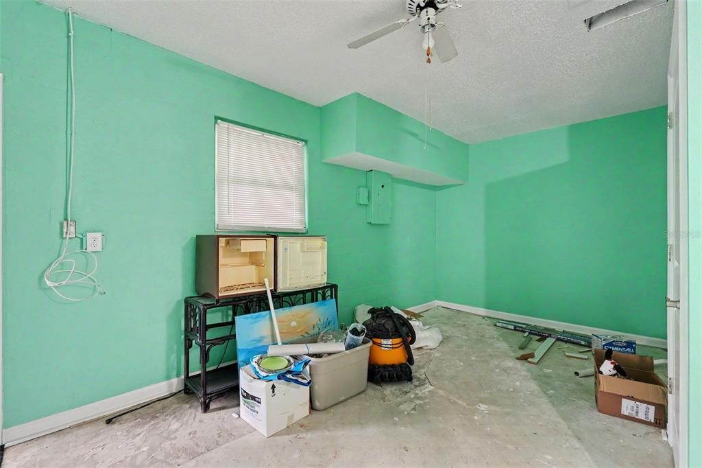For Sale: $344,900 (2 beds, 2 baths, 1027 Square Feet)