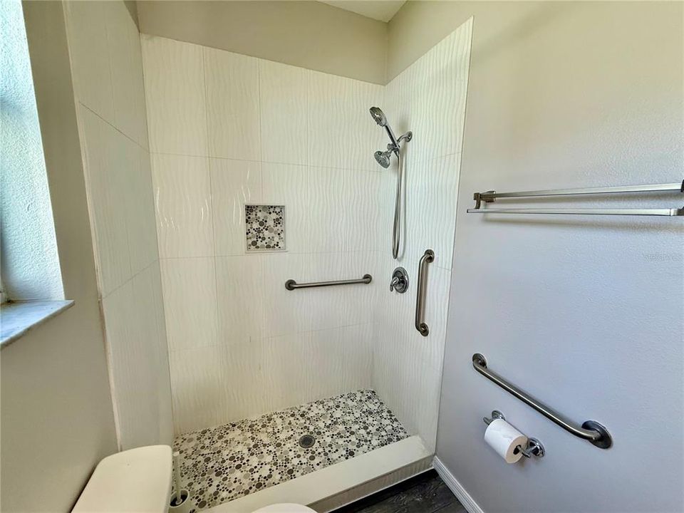 На продажу: $469,900 (5 спален, 3 ванн, 2240 Квадратных фут)
