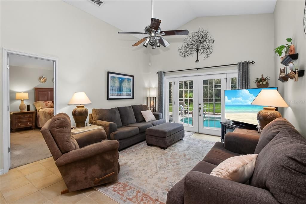 Activo con contrato: $495,000 (4 camas, 2 baños, 1891 Pies cuadrados)