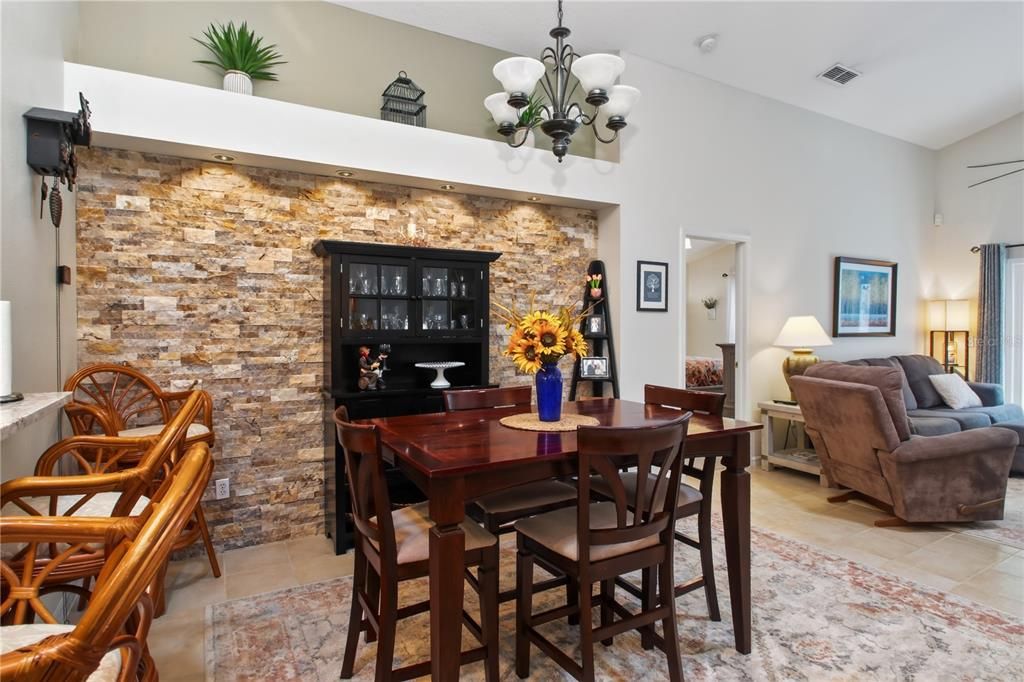 Activo con contrato: $495,000 (4 camas, 2 baños, 1891 Pies cuadrados)