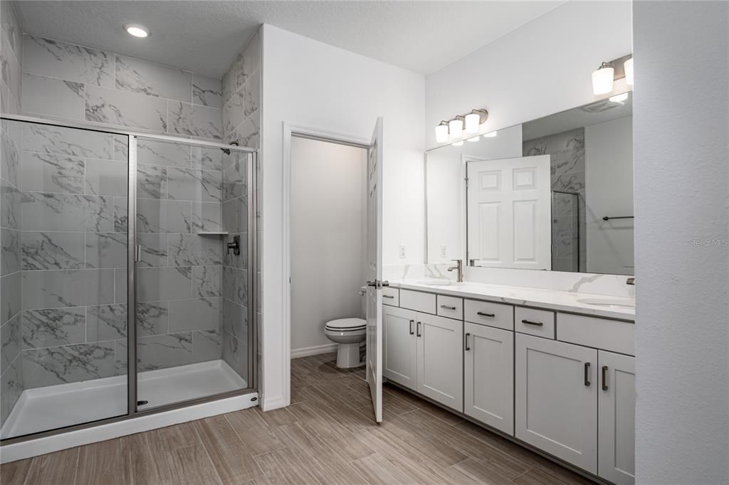 For Rent: $2,450 (3 beds, 2 baths, 1853 Square Feet)