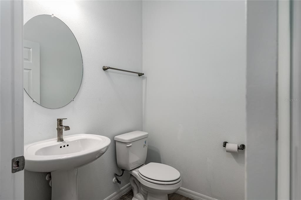 For Rent: $2,450 (3 beds, 2 baths, 1853 Square Feet)