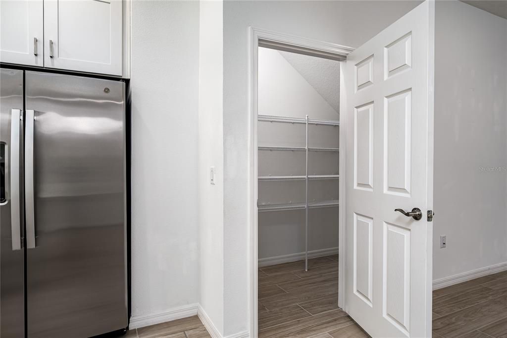 For Rent: $2,450 (3 beds, 2 baths, 1853 Square Feet)