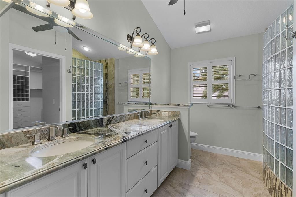 For Sale: $575,000 (3 beds, 2 baths, 1926 Square Feet)