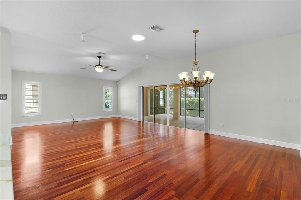 For Sale: $575,000 (3 beds, 2 baths, 1926 Square Feet)