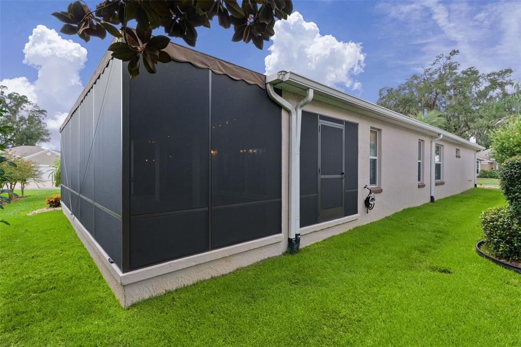 For Sale: $575,000 (3 beds, 2 baths, 1926 Square Feet)