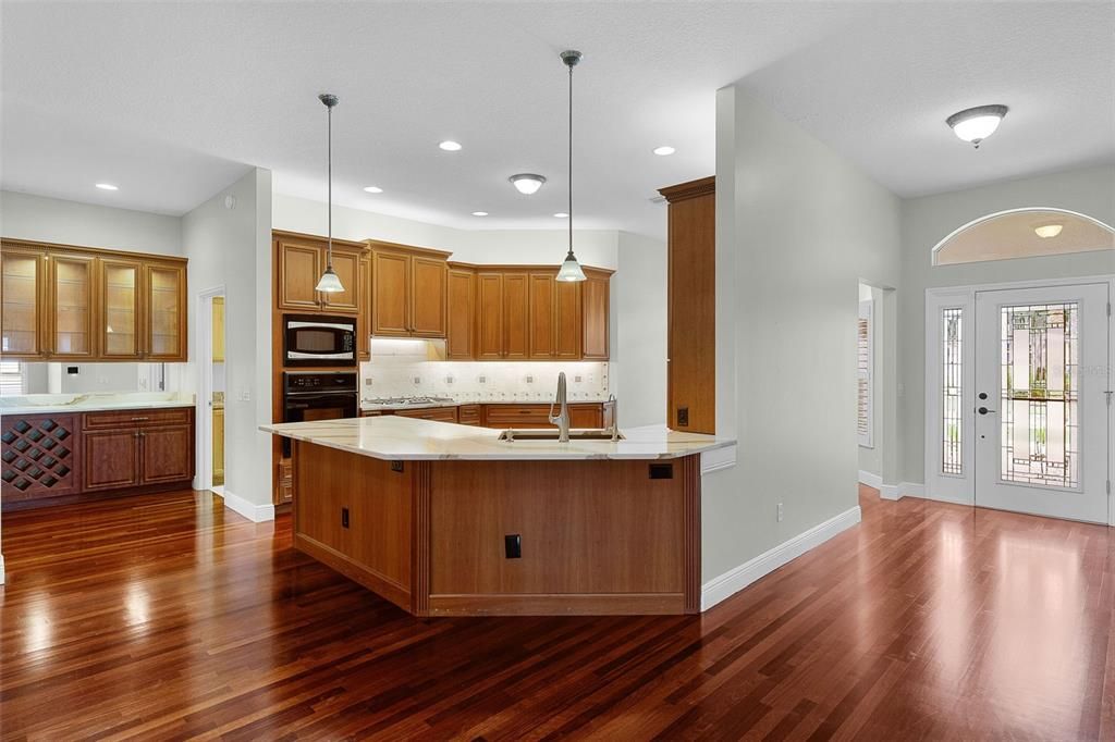 For Sale: $575,000 (3 beds, 2 baths, 1926 Square Feet)