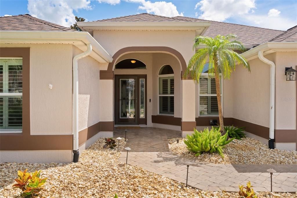 For Sale: $575,000 (3 beds, 2 baths, 1926 Square Feet)