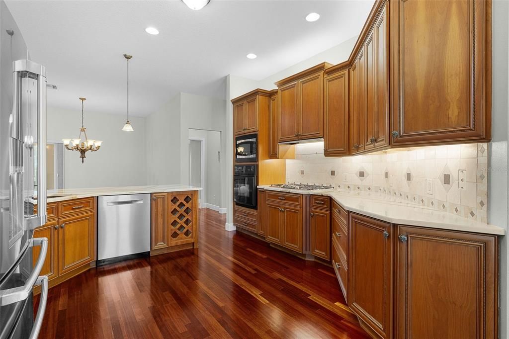 For Sale: $575,000 (3 beds, 2 baths, 1926 Square Feet)