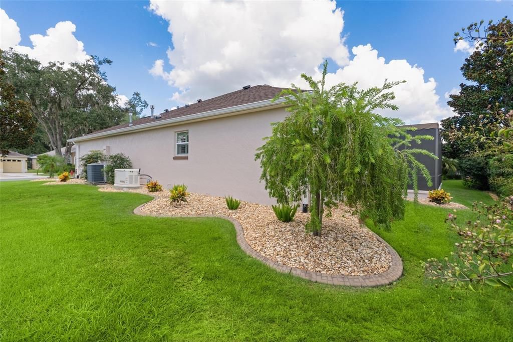 For Sale: $575,000 (3 beds, 2 baths, 1926 Square Feet)