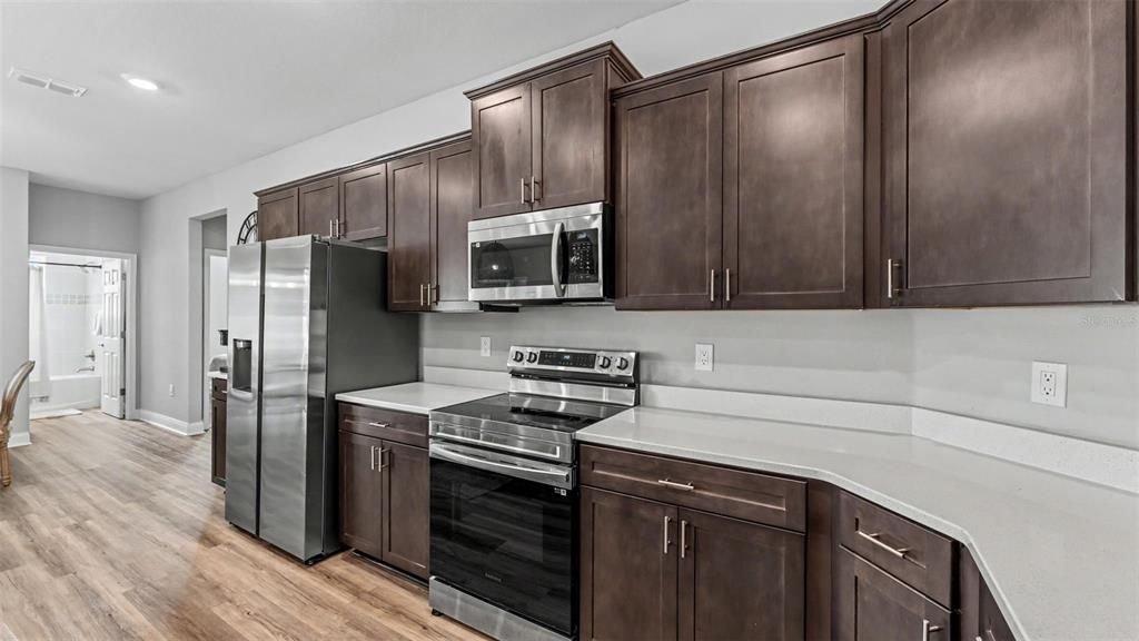 En Venta: $559,000 (4 camas, 3 baños, 2484 Pies cuadrados)