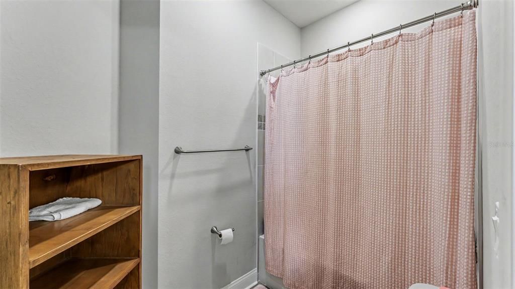 En Venta: $559,000 (4 camas, 3 baños, 2484 Pies cuadrados)