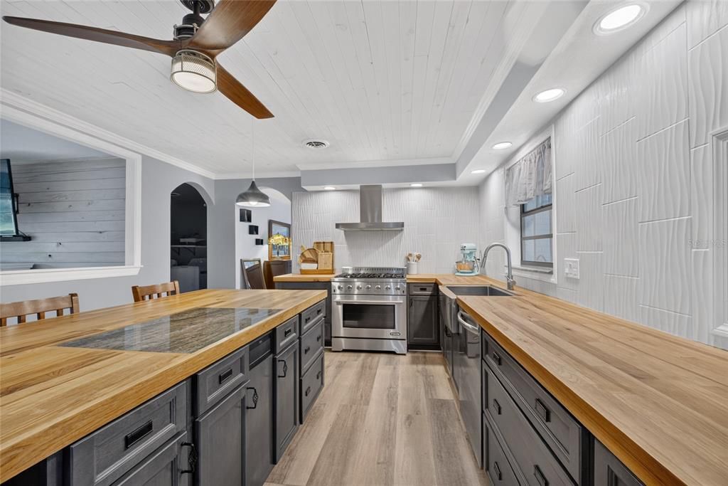 Active With Contract: $449,000 (3 beds, 3 baths, 3102 Square Feet)