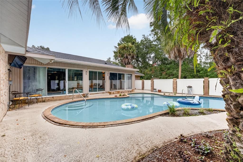 Active With Contract: $449,000 (3 beds, 3 baths, 3102 Square Feet)