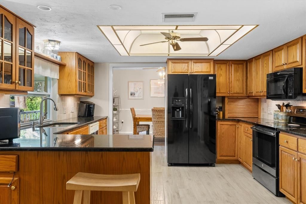 For Sale: $675,000 (3 beds, 2 baths, 1913 Square Feet)