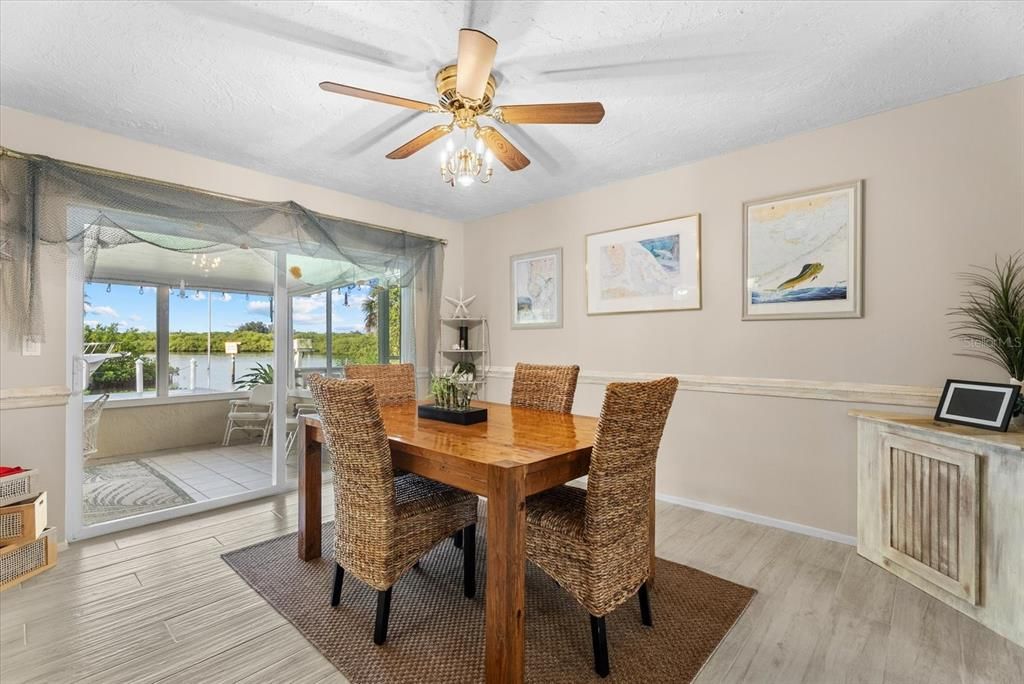 For Sale: $675,000 (3 beds, 2 baths, 1913 Square Feet)