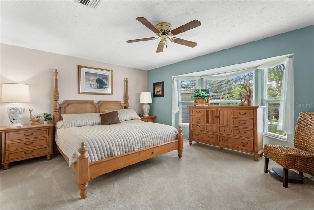 For Sale: $675,000 (3 beds, 2 baths, 1913 Square Feet)