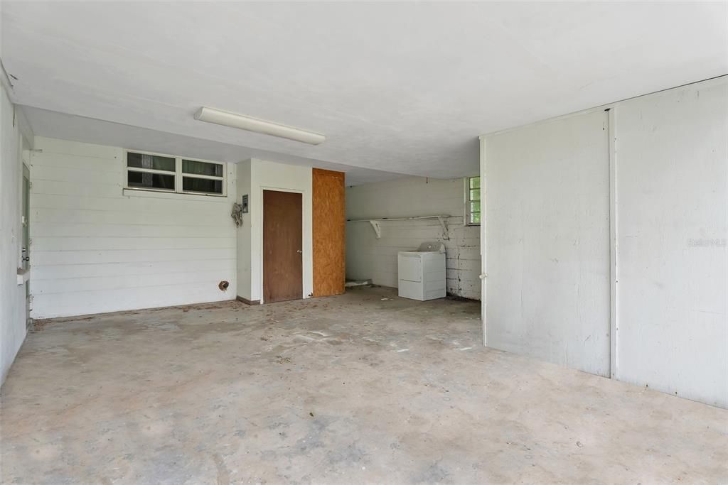 Activo con contrato: $424,999 (4 camas, 2 baños, 1982 Pies cuadrados)