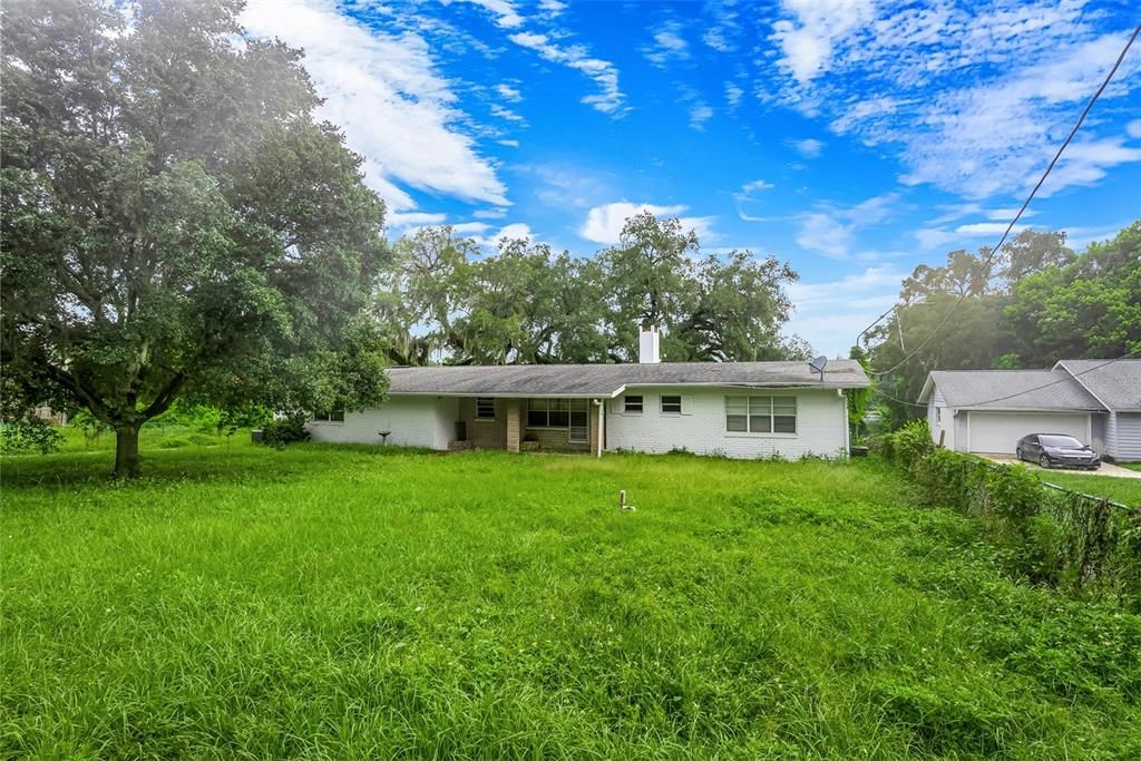 Activo con contrato: $424,999 (4 camas, 2 baños, 1982 Pies cuadrados)
