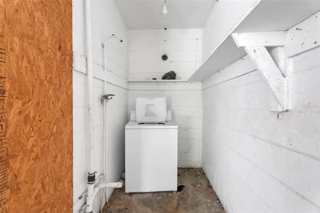 Activo con contrato: $424,999 (4 camas, 2 baños, 1982 Pies cuadrados)