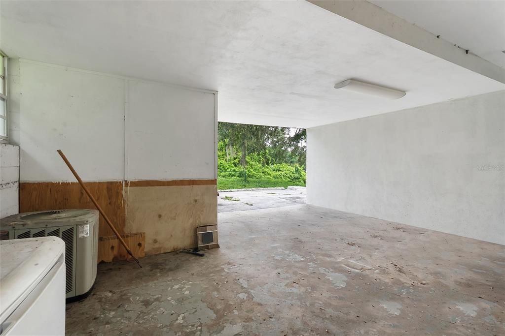 Activo con contrato: $424,999 (4 camas, 2 baños, 1982 Pies cuadrados)