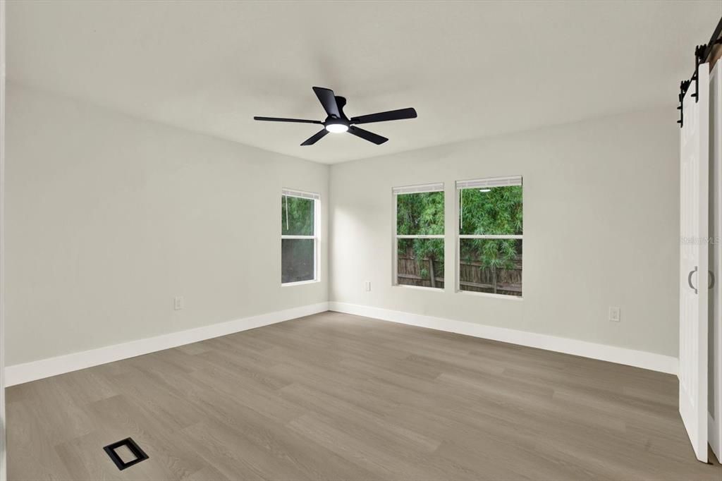 For Sale: $345,000 (3 beds, 2 baths, 1568 Square Feet)
