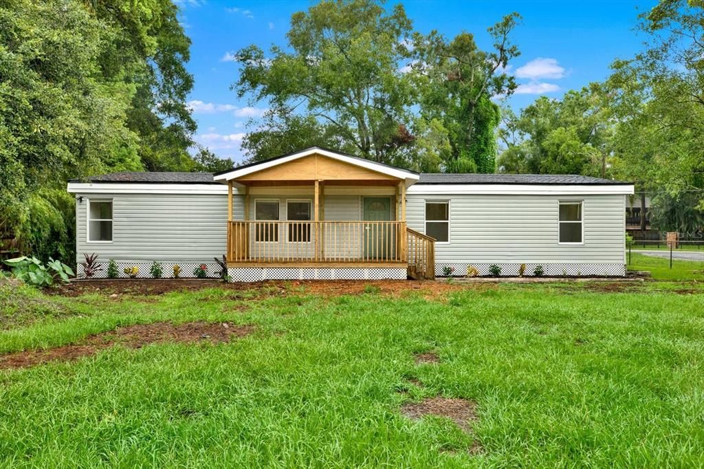 For Sale: $345,000 (3 beds, 2 baths, 1568 Square Feet)