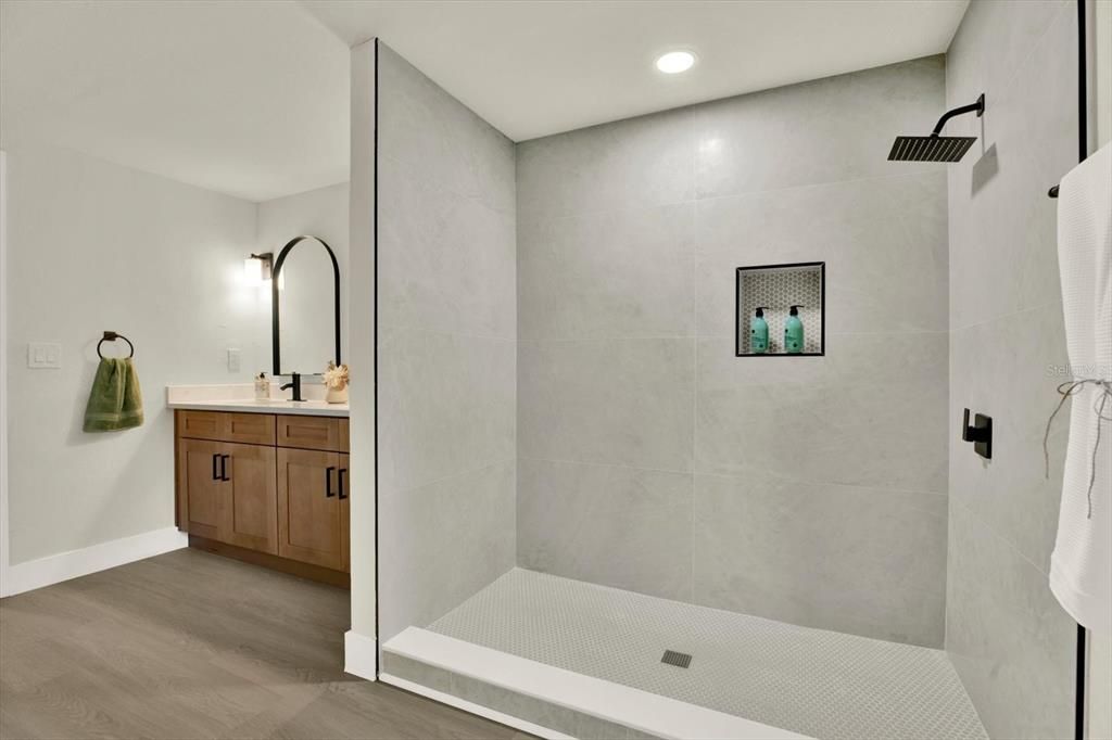 For Sale: $345,000 (3 beds, 2 baths, 1568 Square Feet)