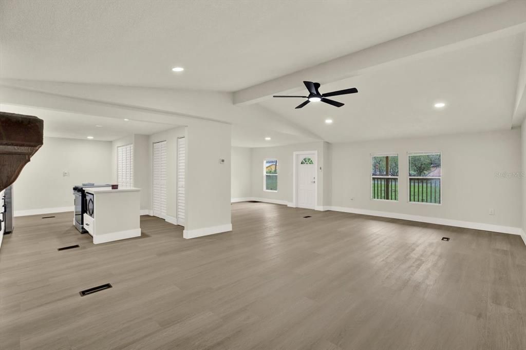For Sale: $345,000 (3 beds, 2 baths, 1568 Square Feet)