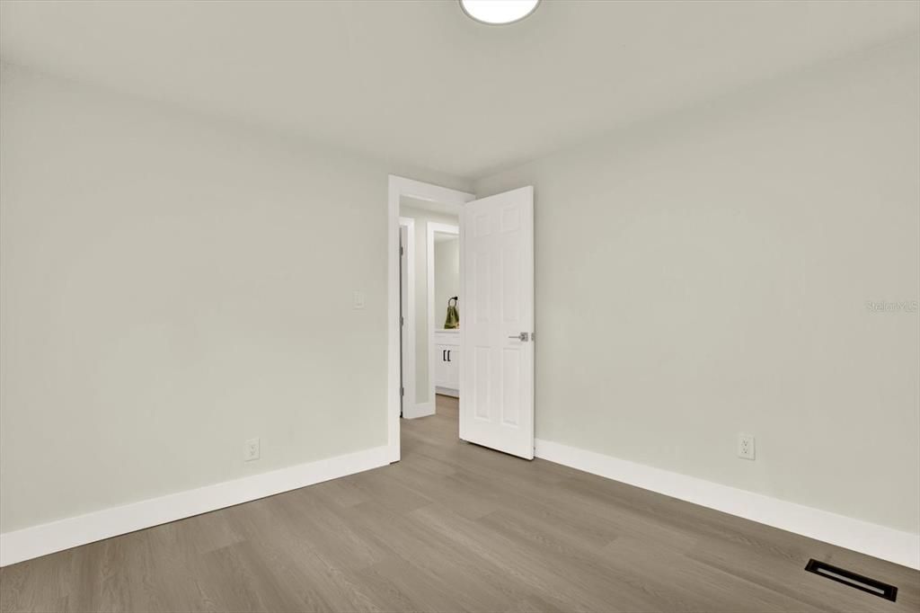For Sale: $345,000 (3 beds, 2 baths, 1568 Square Feet)