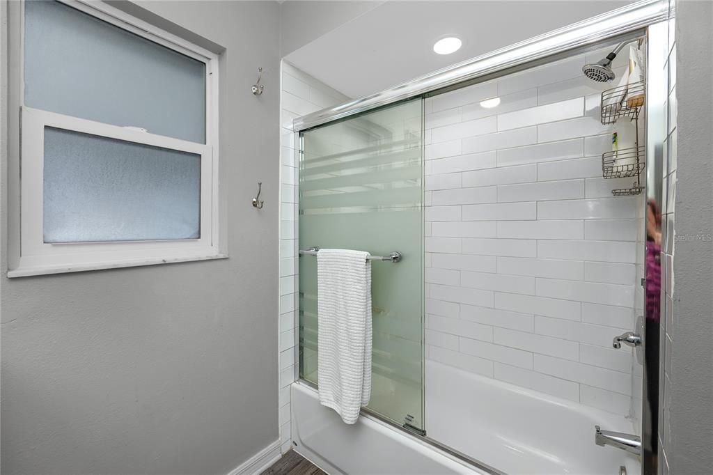 En Venta: $699,900 (3 camas, 2 baños, 2188 Pies cuadrados)
