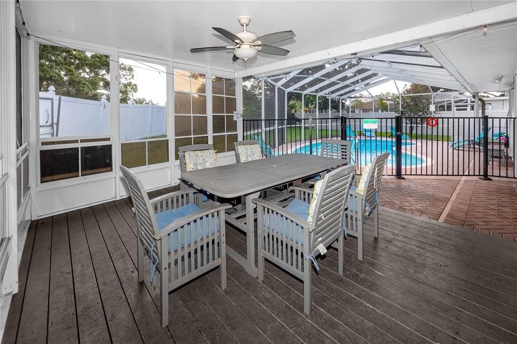 En Venta: $699,900 (3 camas, 2 baños, 2188 Pies cuadrados)