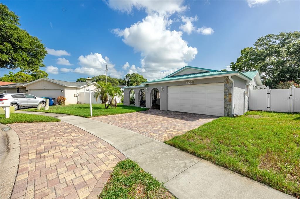 En Venta: $699,900 (3 camas, 2 baños, 2188 Pies cuadrados)