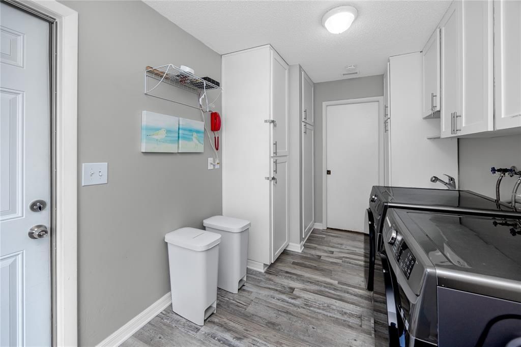 En Venta: $699,900 (3 camas, 2 baños, 2188 Pies cuadrados)