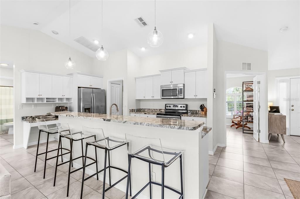 For Sale: $399,900 (3 beds, 2 baths, 1841 Square Feet)