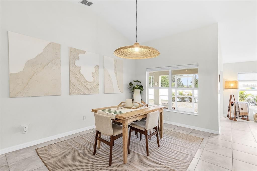 For Sale: $399,900 (3 beds, 2 baths, 1841 Square Feet)