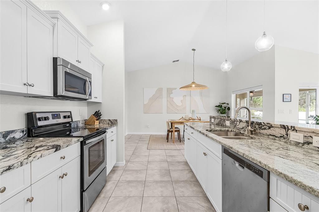 For Sale: $399,900 (3 beds, 2 baths, 1841 Square Feet)