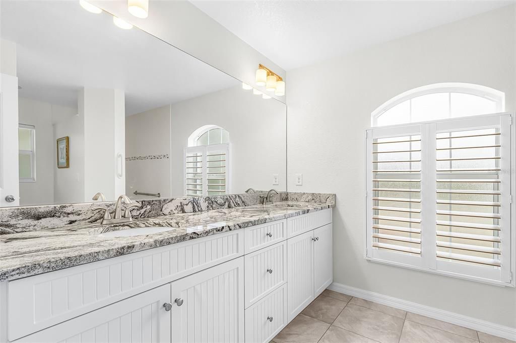 For Sale: $399,900 (3 beds, 2 baths, 1841 Square Feet)
