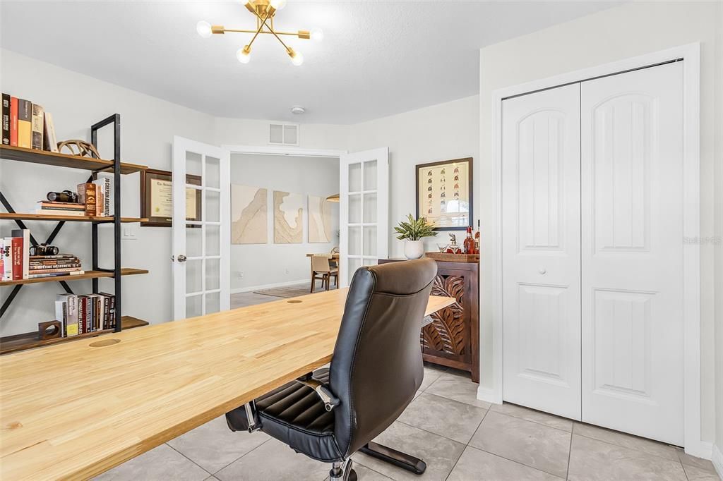 For Sale: $399,900 (3 beds, 2 baths, 1841 Square Feet)