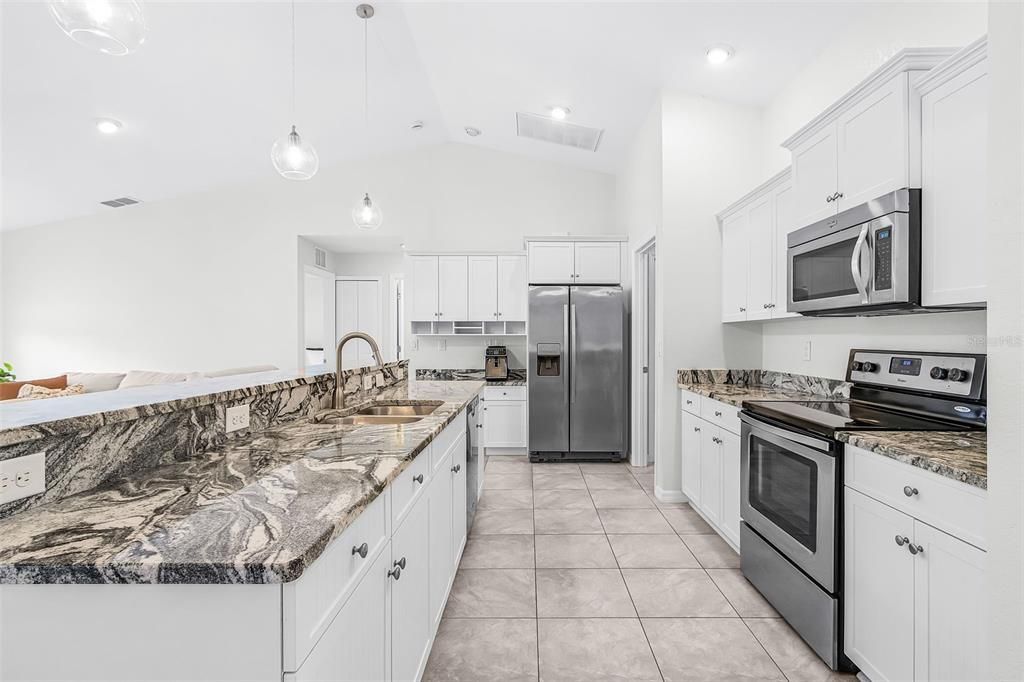 For Sale: $399,900 (3 beds, 2 baths, 1841 Square Feet)