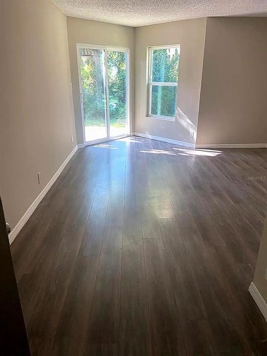 En Venta: $107,999 (2 camas, 2 baños, 976 Pies cuadrados)