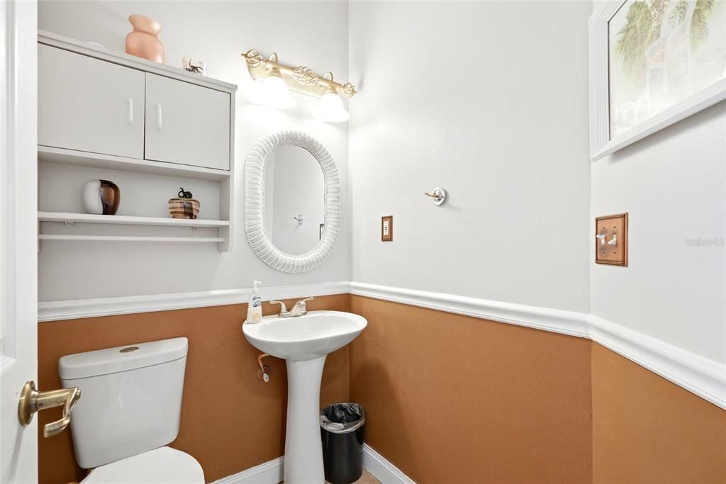 En Venta: $675,000 (4 camas, 2 baños, 2439 Pies cuadrados)