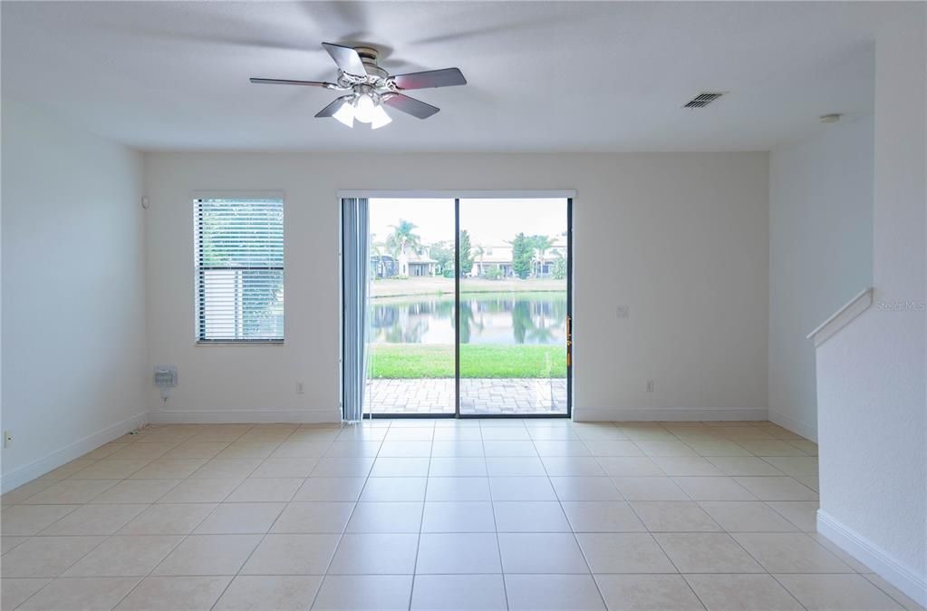 En Venta: $359,990 (3 camas, 2 baños, 1676 Pies cuadrados)
