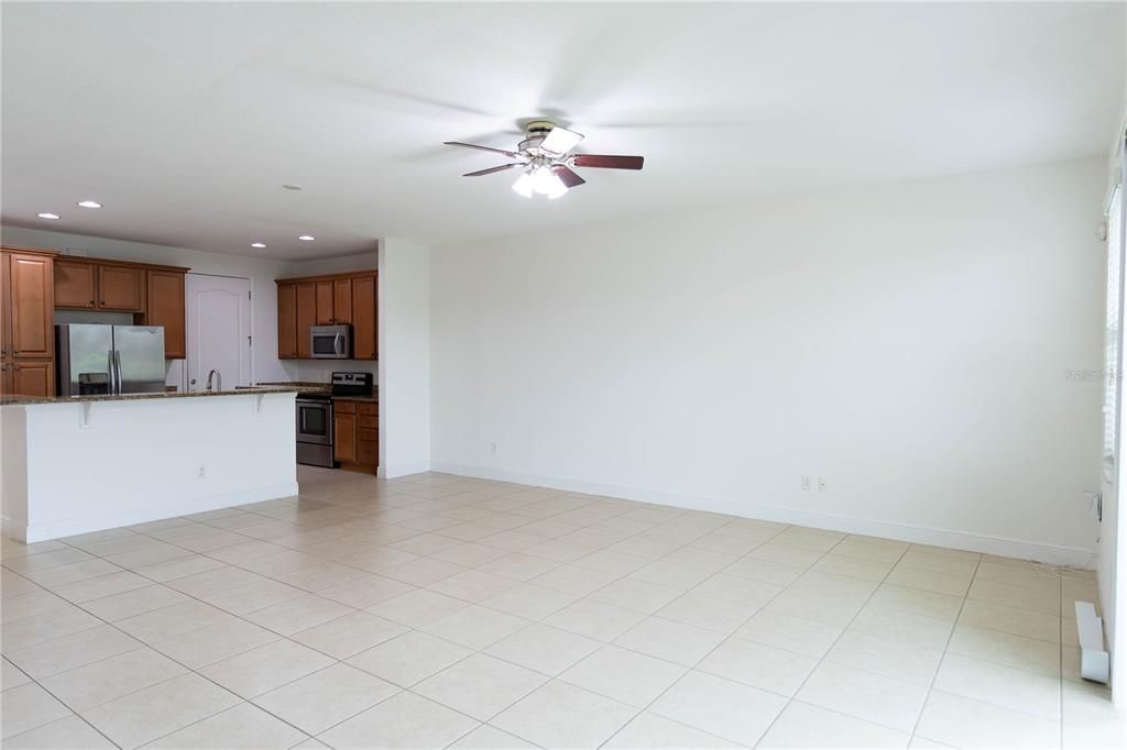 En Venta: $359,990 (3 camas, 2 baños, 1676 Pies cuadrados)
