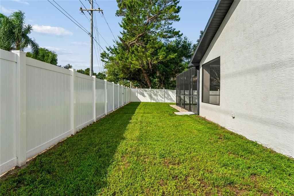 Activo con contrato: $535,000 (4 camas, 2 baños, 2157 Pies cuadrados)