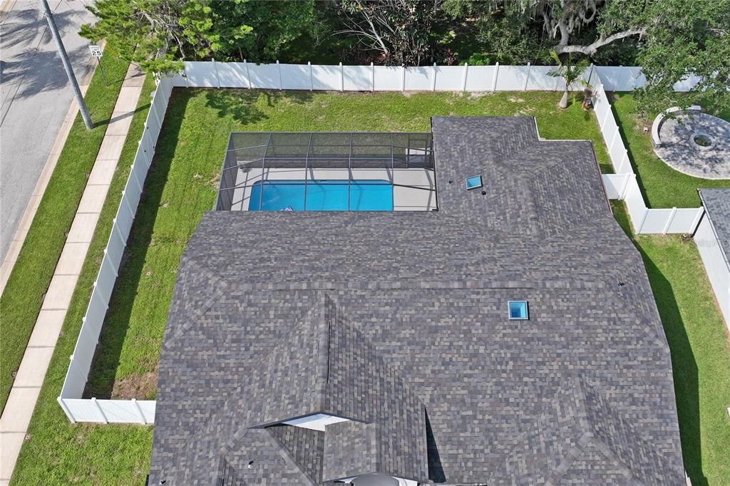 Activo con contrato: $535,000 (4 camas, 2 baños, 2157 Pies cuadrados)