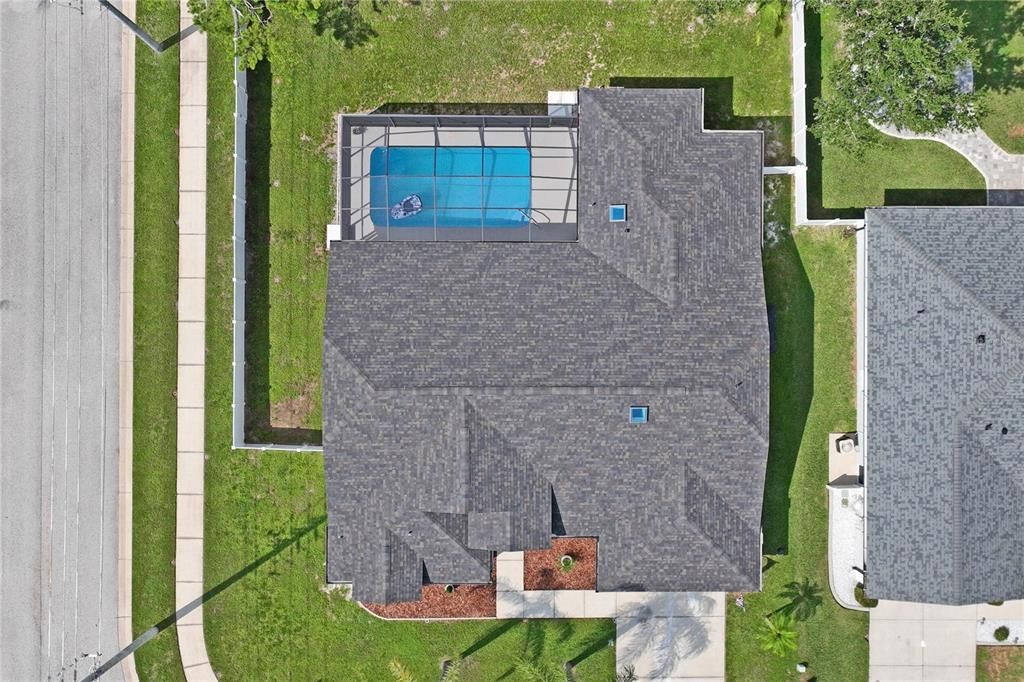 Activo con contrato: $535,000 (4 camas, 2 baños, 2157 Pies cuadrados)